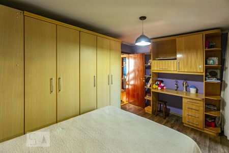 Casa à venda com 320m², 5 quartos e 3 vagasQuarto 1 - Suíte
