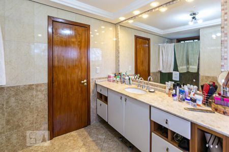 Casa à venda com 320m², 5 quartos e 3 vagasBanheiro do Quarto 4