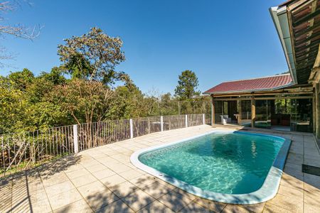 Casa à venda com 320m², 5 quartos e 3 vagasPiscina