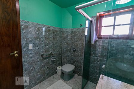 Casa à venda com 320m², 5 quartos e 3 vagasBanheiro do Corredor