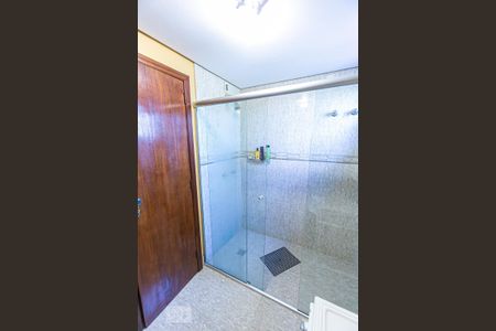 Casa à venda com 320m², 5 quartos e 3 vagasBanheiro da Suíte