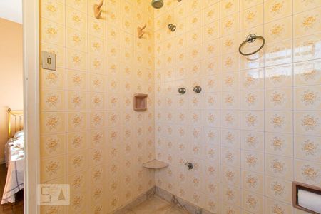 Casa à venda com 385m², 4 quartos e 3 vagasBanheiro da Suíte 2