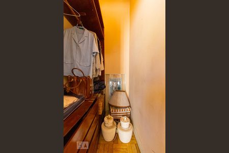 Casa à venda com 385m², 4 quartos e 3 vagasCloset da Suíte 2