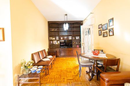 Casa à venda com 385m², 4 quartos e 3 vagasSala de Estar