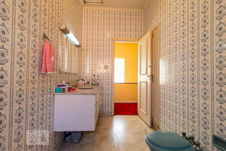 Casa à venda com 385m², 4 quartos e 3 vagasBanheiro Social