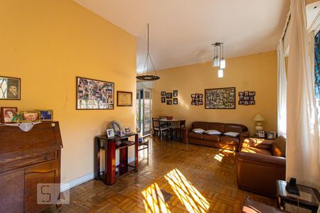 Casa à venda com 385m², 4 quartos e 3 vagasSala de Estar