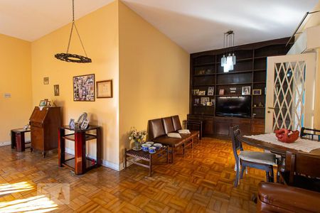 Casa à venda com 385m², 4 quartos e 3 vagasSala de Estar