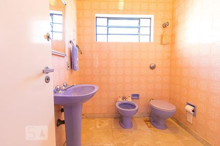 Casa à venda com 385m², 4 quartos e 3 vagasBanheiro da Suíte 3