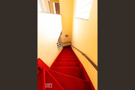 Casa à venda com 385m², 4 quartos e 3 vagasEscada