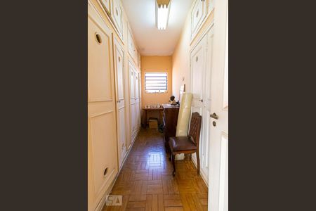 Casa à venda com 385m², 4 quartos e 3 vagasRouparia