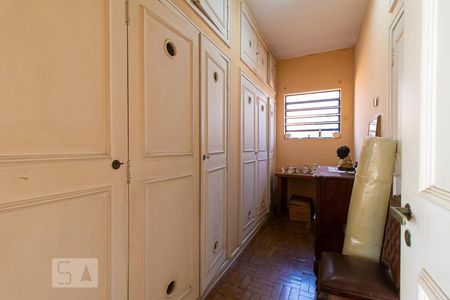 Casa à venda com 385m², 4 quartos e 3 vagasRouparia