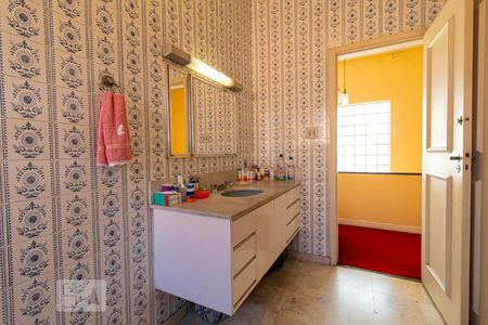 Casa à venda com 385m², 4 quartos e 3 vagasBanheiro Social