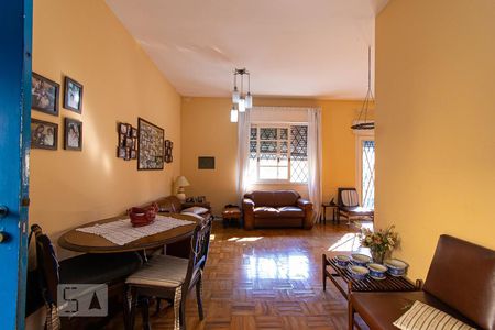 Casa à venda com 385m², 4 quartos e 3 vagasSala de Estar