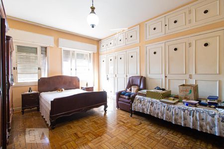 Casa à venda com 385m², 4 quartos e 3 vagasSuíte 1