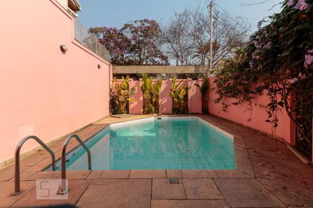 Casa à venda com 230m², 6 quartos e 2 vagasPiscina