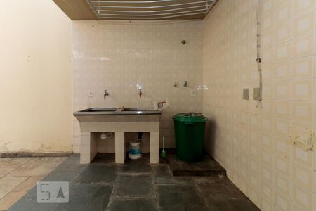 Casa à venda com 230m², 6 quartos e 2 vagasÁrea de serviço