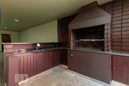 Casa à venda com 230m², 6 quartos e 2 vagasChurrasqueira