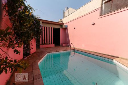 Casa à venda com 230m², 6 quartos e 2 vagasPiscina