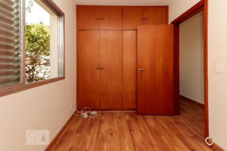 Casa à venda com 230m², 6 quartos e 2 vagasQuarto 2