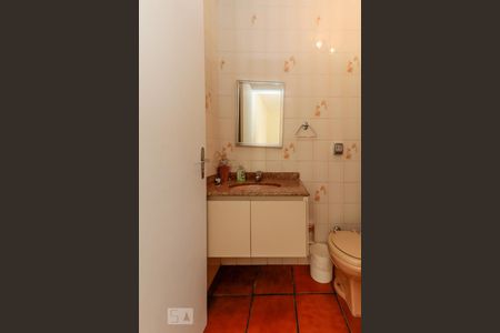 Casa à venda com 230m², 6 quartos e 2 vagasBanheiro de serviço