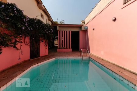 Casa à venda com 230m², 6 quartos e 2 vagasPiscina