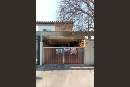 Casa à venda com 230m², 6 quartos e 2 vagasFachada