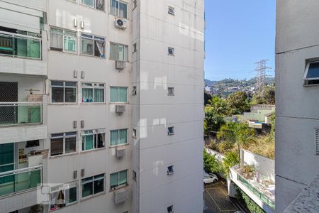 Apartamento para alugar com 76m², 2 quartos e 1 vaga Apartamento para alugar com 76m², 2 quartos e 1 vagaVista da Área de Serviço