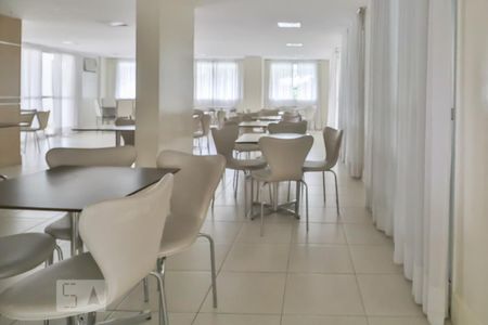 Apartamento para alugar com 76m², 2 quartos e 1 vaga Apartamento para alugar com 76m², 2 quartos e 1 vagaÁrea comum - Salão de festas