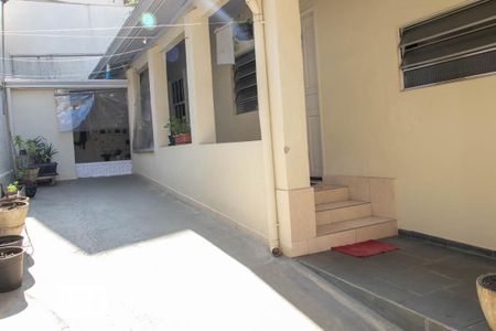 Casa à venda com 291m², 4 quartos e 2 vagas Casa à venda com 291m², 4 quartos e 2 vagasCasa 2