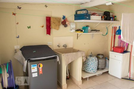 Casa à venda com 291m², 4 quartos e 2 vagas Casa à venda com 291m², 4 quartos e 2 vagasDetalhe da area de serviço