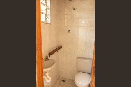 Casa à venda com 291m², 4 quartos e 2 vagas Casa à venda com 291m², 4 quartos e 2 vagasBanheiro 2