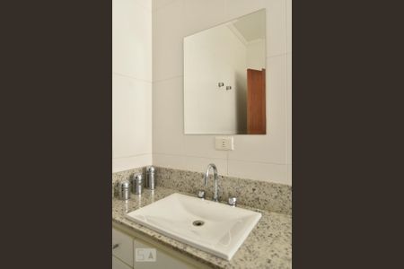 Casa para alugar com 240m², 3 quartos e 4 vagasBanheiro da suite 1
