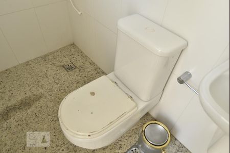 Casa para alugar com 240m², 3 quartos e 4 vagasBanheiro de serviço