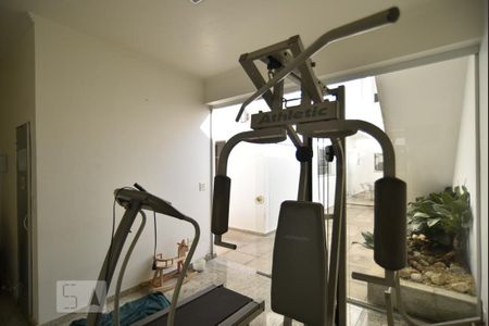Casa para alugar com 240m², 3 quartos e 4 vagasAcademia