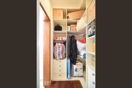 Casa para alugar com 240m², 3 quartos e 4 vagasCloset da suite 2