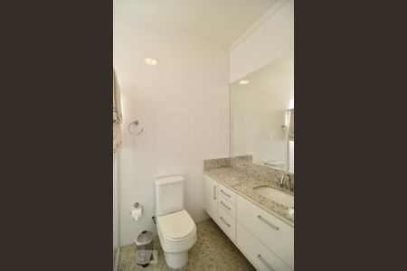 Casa para alugar com 240m², 3 quartos e 4 vagasBanheiro da suite 3