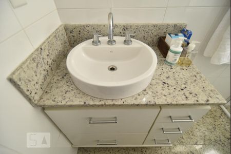 Casa para alugar com 240m², 3 quartos e 4 vagasBanheiro da suite 2