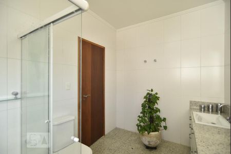 Casa para alugar com 240m², 3 quartos e 4 vagasBanheiro da suite 1