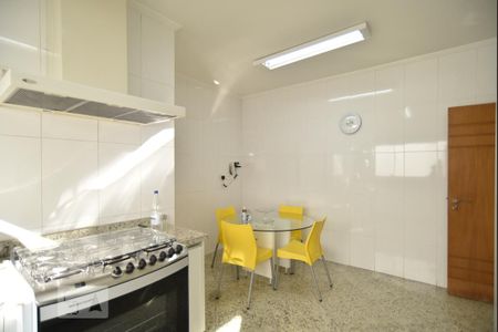 Casa para alugar com 240m², 3 quartos e 4 vagasCozinha