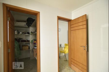 Casa para alugar com 240m², 3 quartos e 4 vagasÁrea de serviço