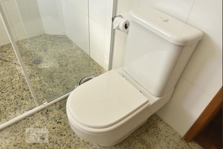 Casa para alugar com 240m², 3 quartos e 4 vagasBanheiro da suite 1