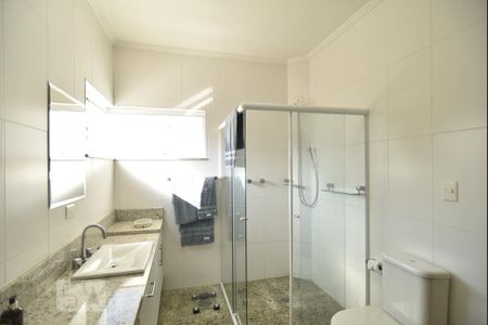 Casa para alugar com 240m², 3 quartos e 4 vagasBanheiro da suite 1