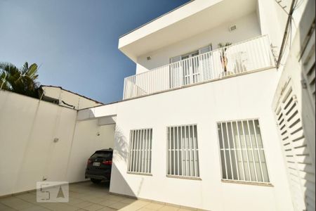 Casa para alugar com 240m², 3 quartos e 4 vagasFachada