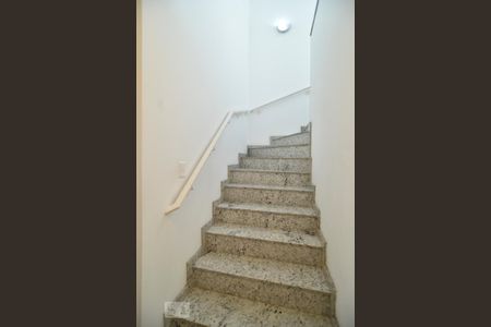 Casa para alugar com 240m², 3 quartos e 4 vagasEscada