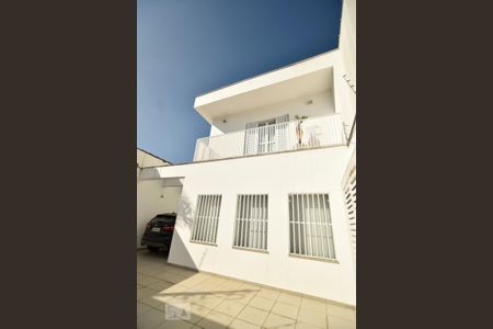 Casa para alugar com 240m², 3 quartos e 4 vagasFachada