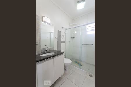 Apartamento para alugar com 76m², 3 quartos e sem vaga Apartamento para alugar com 76m², 3 quartos e sem vagaBanheiro