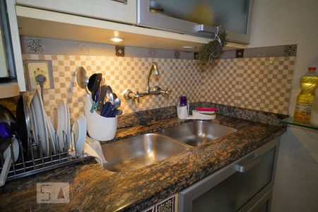 Casa à venda com 181m², 3 quartos e 2 vagasCozinha