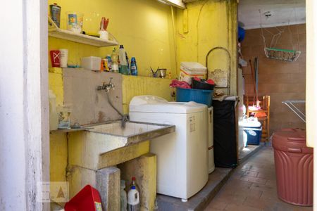 Casa à venda com 100m², 3 quartos e 1 vagaÁrea de serviço