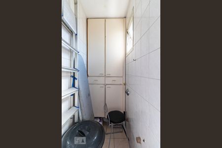 Apartamento à venda com 75m², 2 quartos e 2 vagasLavanderia - Armário