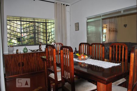 Sala de casa à venda com 4 quartos, 160m² em Vila Liviero, São Paulo